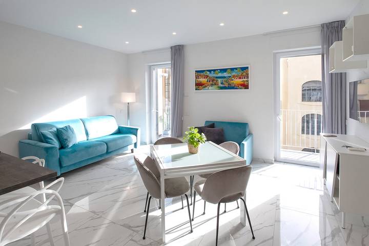 Appartamento per 4 persone, con balcone a Napoli