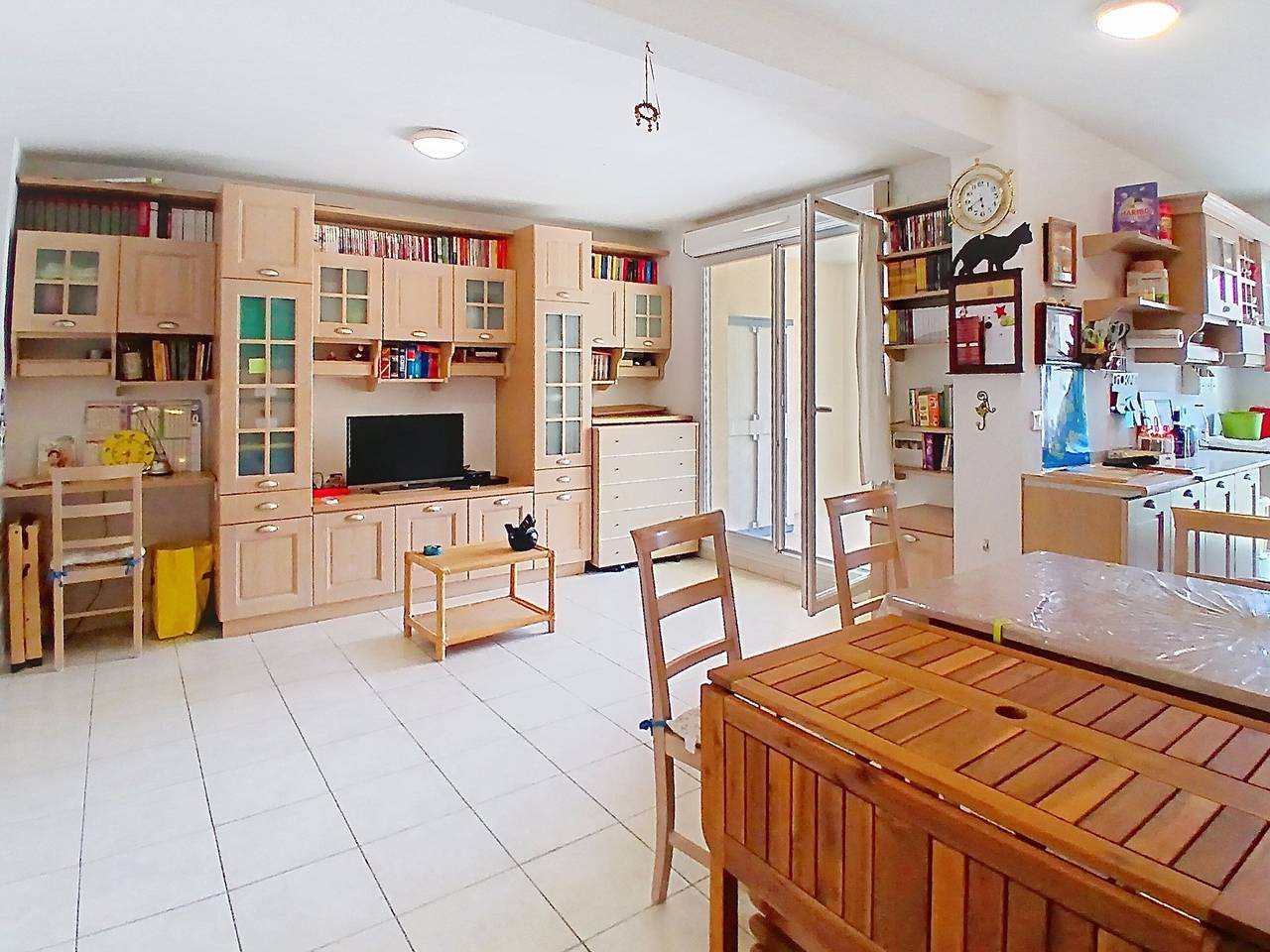 Ganze Wohnung, Juan-les-Pins Palais de la Mer: 2-Zimmer-Wohnung mit Terrasse, Klimaanlage, Parkplatz in Antibes, Mittelmeerküste (Frankreich)