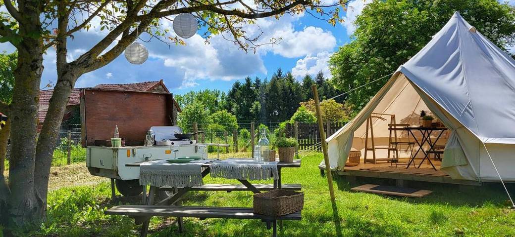 Camping pour 4 personnes, avec jardin ainsi que terrasse et vue dans Saône-et-Loire - 2