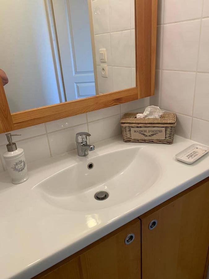 Gîte pour 4 personnes, avec jardin ainsi que piscine et jacuzzi à Rivières - 2