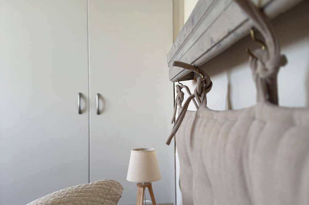 Ganze Wohnung, In the heart of Poros, stunning panoramic views, privacy and serenity. in Poros Stadt, Poros