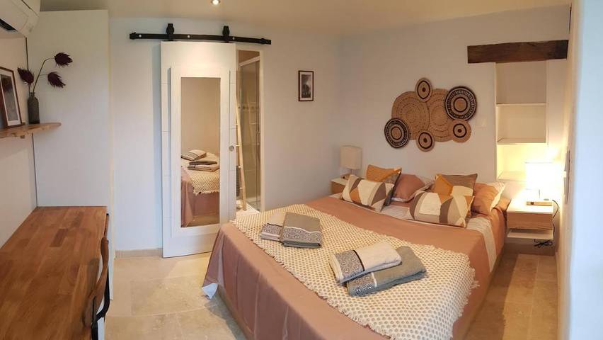 Chambre d’hôte pour 2 personnes, avec terrasse et piscine ainsi que jardin et vue à Draguignan - 2