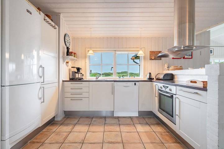 Ferienhaus auf einer Dünenspitze und nur wenige hundert Meter von der Nordsee entfernt. in Henne, Varde