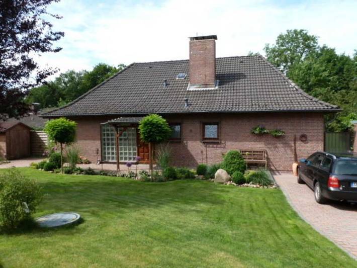 Ferienwohnung für 3 Personen, mit Terrasse und Garten in Bad Bramstedt