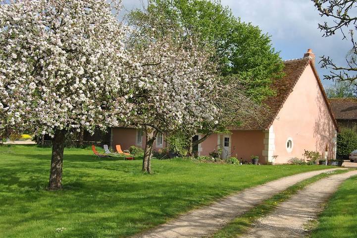Gîte pour 6 personnes, avec jardin à Rahart