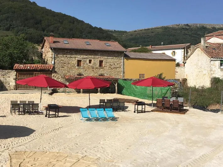 Apartamento de vacaciones para 38 personas, con vistas y terraza, Se admiten mascotas - 1