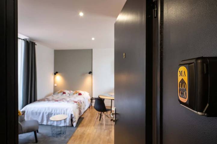 Ganze Wohnung, Studio B, in the city center, cozy and warm... in La Roche-sur-Yon, Loire-Tal