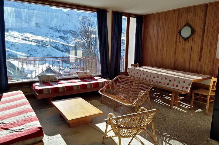 Location de vacances pour 8 personnes, avec balcon et jardin à Albiez-Montrond