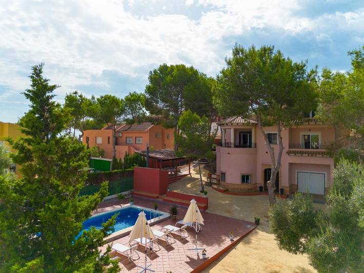 Casa rural para 8 personas, con Balcón y Terraza además de Jardín y Piscina en San Miguel de Salinas - 4