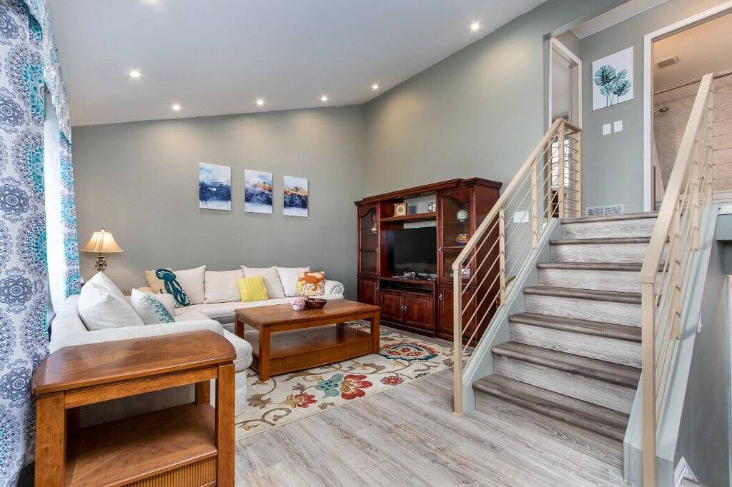 3Bd2Ba Littleton Bi-Level Home Near Everything! in Ken Caryl, Jefferson County