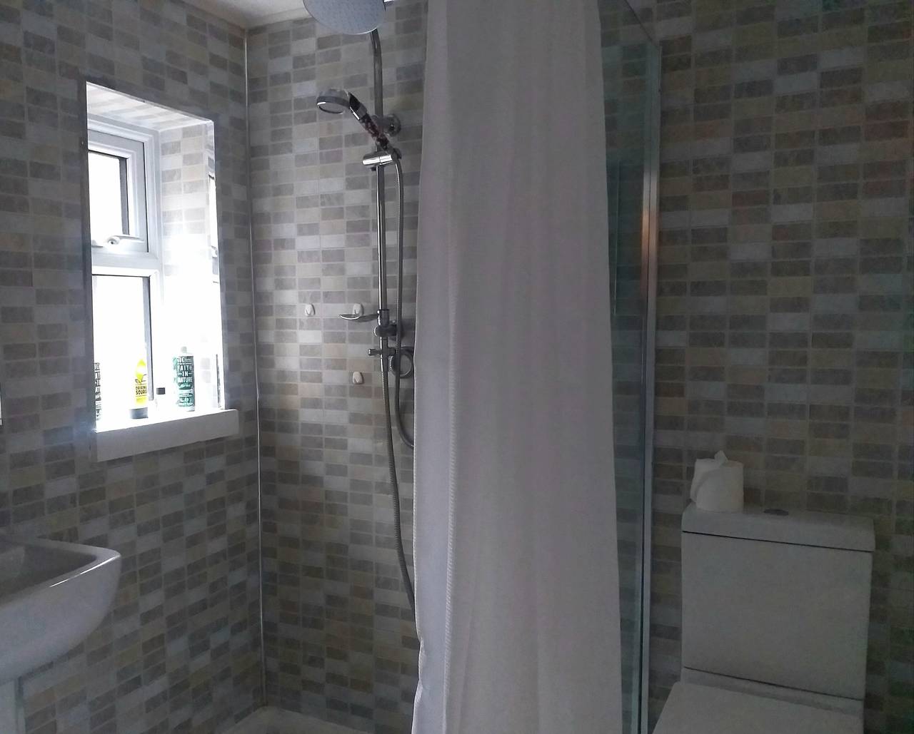 House - Sleeps 2, pet friendly & free parking in Kingston-upon-Hull, Yorkshire and the Humber