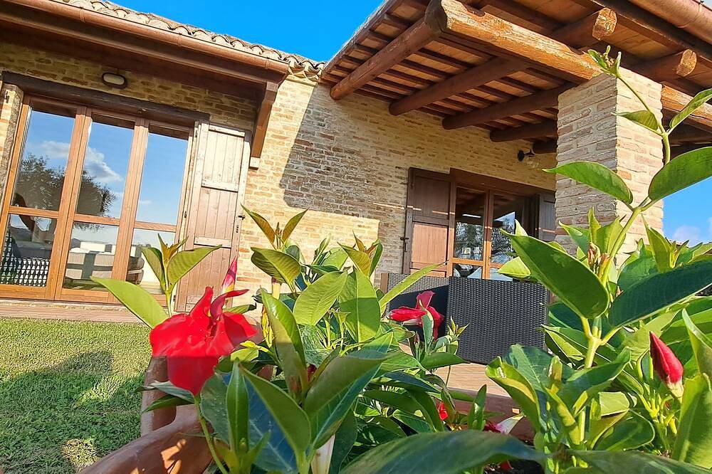 Ginepro the annex of Villa Vernaschi Ideal for a couple or a family with a child in Santa Maria Nuova, Ancona Provinz