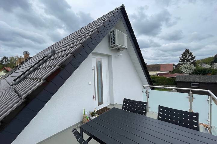Ferienwohnung für 4 Personen, mit Garten und Balkon in Niemtsch