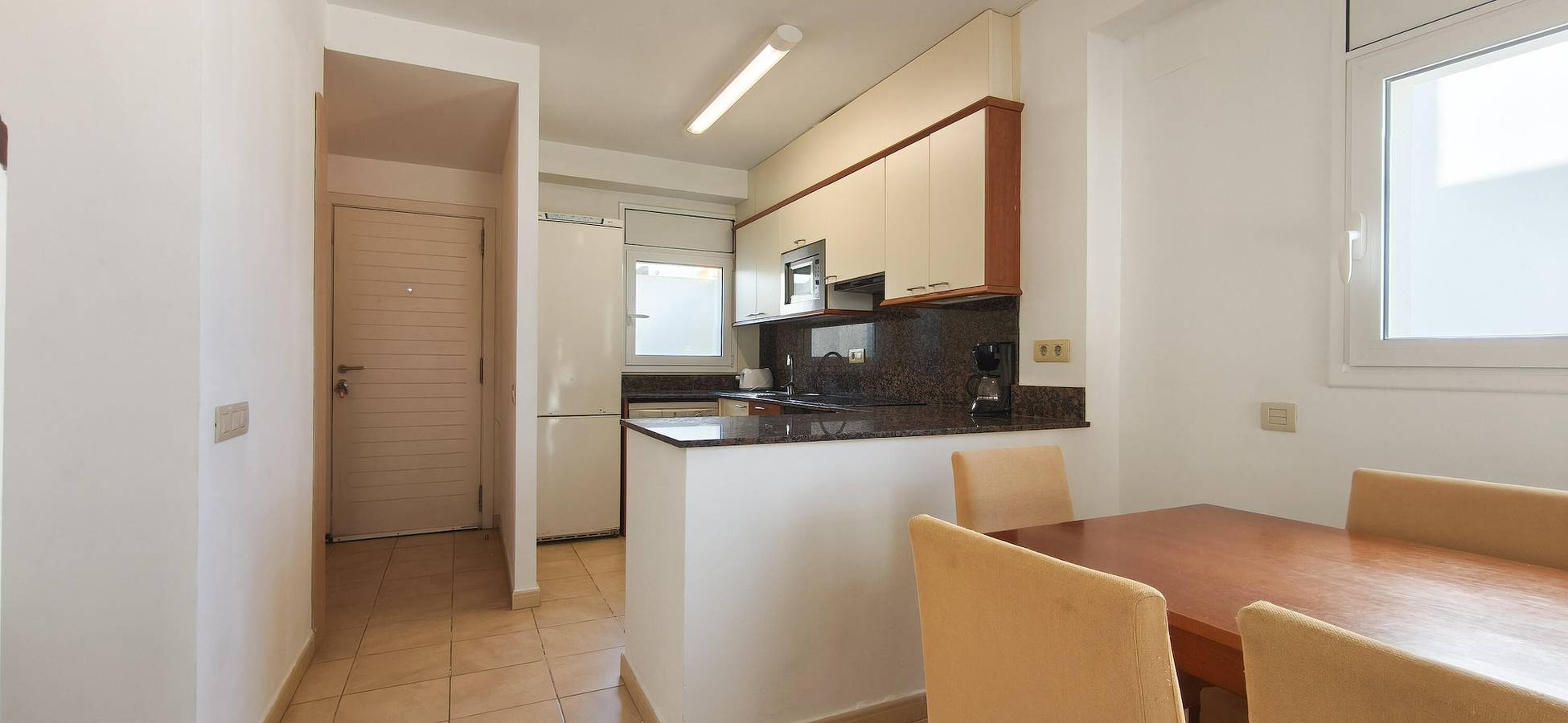 Entire apartment, Residencial Marina Del Port 35 - Magnificent Apartment Less Than 50m Form The Beach in Calafat, Costa Dorada