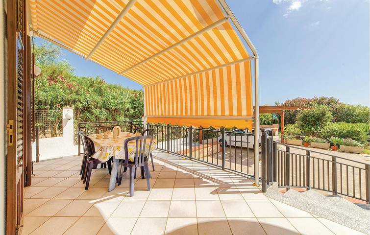 Appartamento di 130mq: A/C, Terrazza, Parcheggio - Vicino alla spiaggia e alla città in Contrada Fiori, Menfi