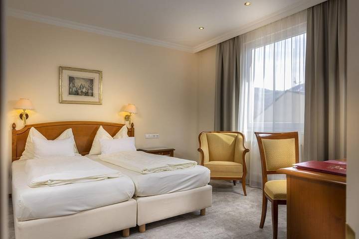 Hôtel pour 2 personnes, avec piscine ainsi que sauna et terrasse, animaux acceptés à Lienz