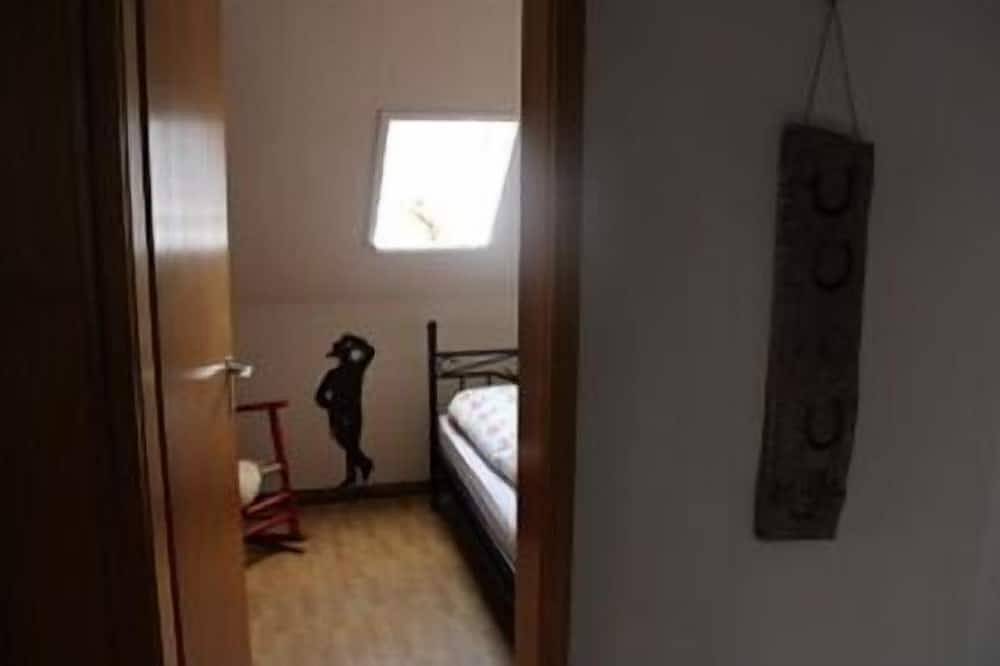 Ganze Wohnung, Urlaub mitten im Lieblichen Taubertal - 80qm Wohnung mit gemütlichem Freisitz im Garten in Bad Mergentheim, Taubertal