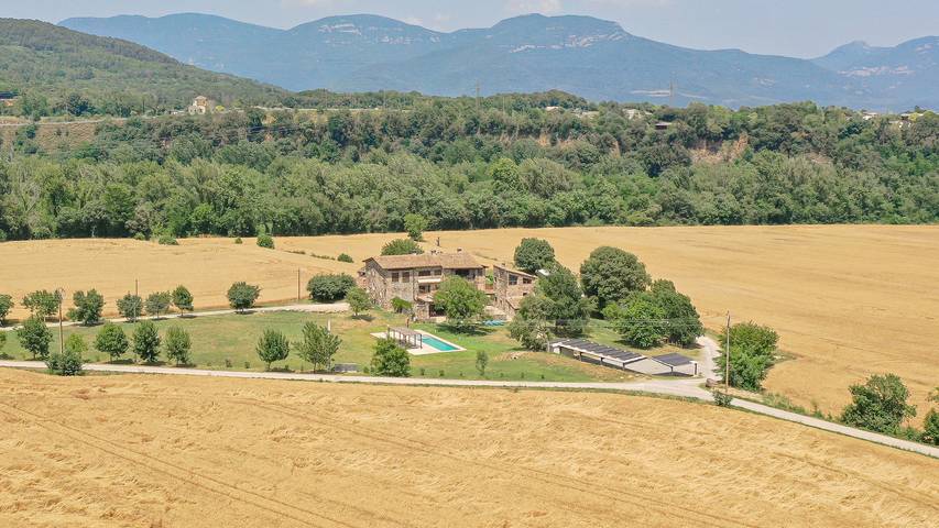 Chalet para 20 personas, con jardín, Se admiten mascotas en Garrotxa - 3