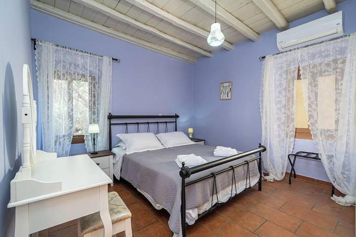 Villa veneciana única con increíble área de piscina privada y vistas al mar nr Fiskardo in Tselendata, Cefalonia