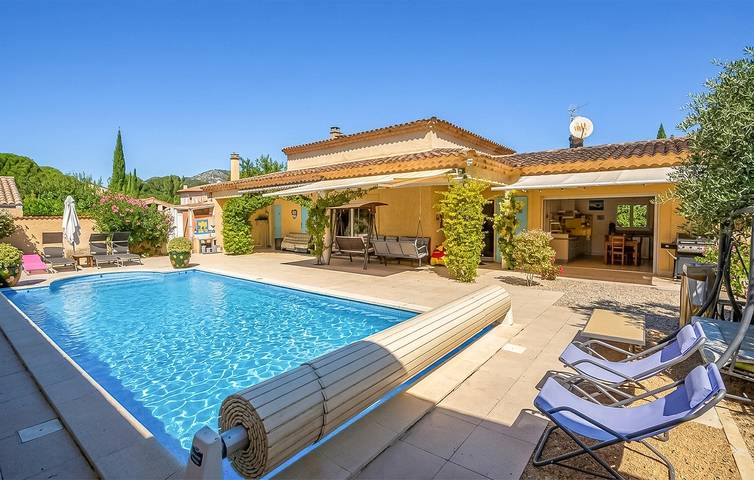 Casa de vacaciones para 7 personas, con terraza además de jardín y piscina - 1