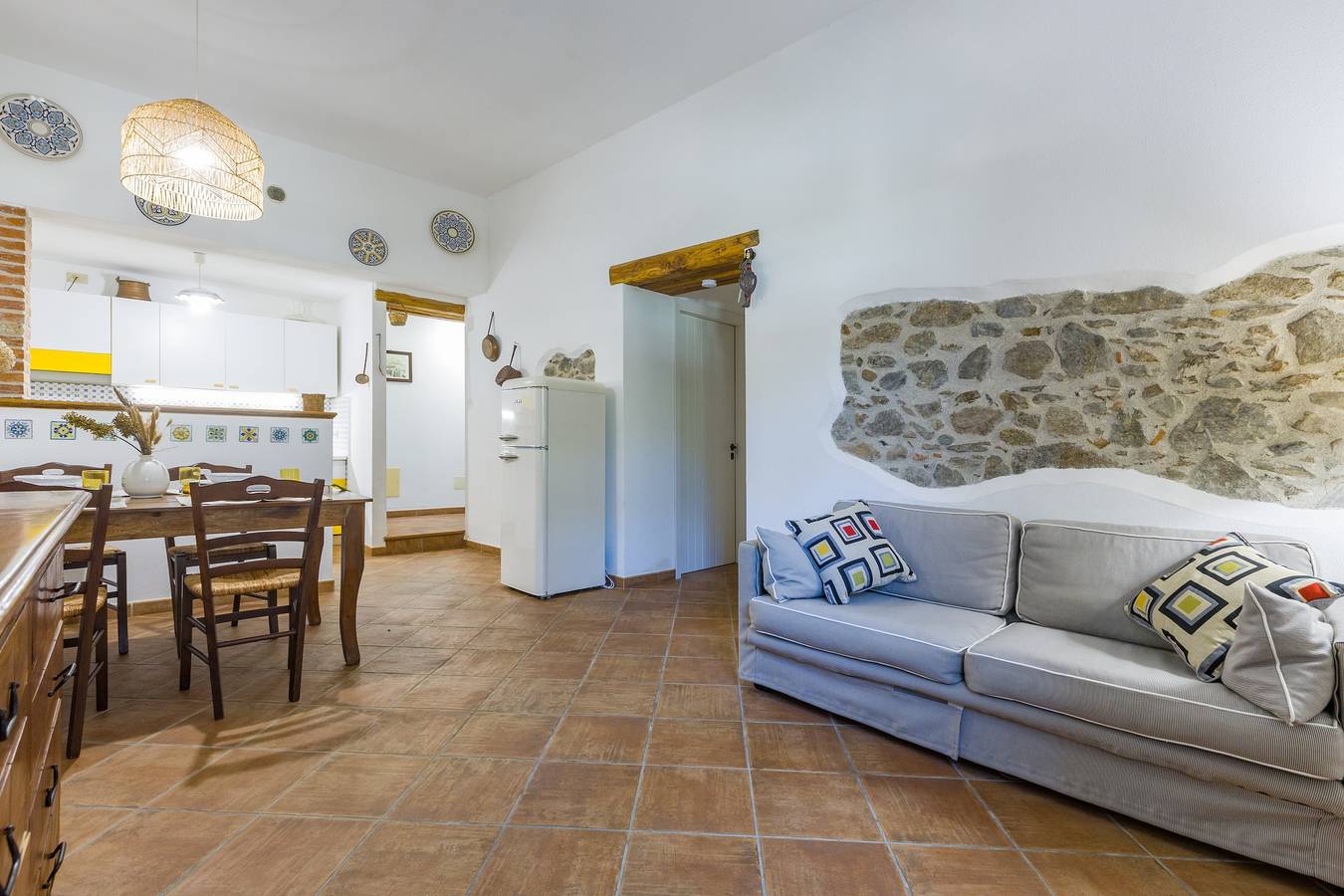 Ganze Wohnung, Ferienwohnung 'Ulivo' mit Bergblick, Wlan und Klimaanlage in Piraino, Messina Provinz