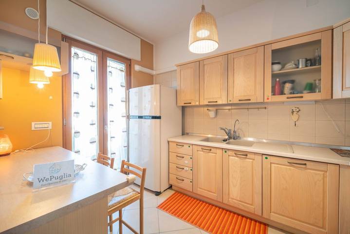 Apartamento entero, Apartamento de vacaciones para 5 personas con balcón/terraza in Lama Monachile (Polignano a Mare), Polignano a Mare