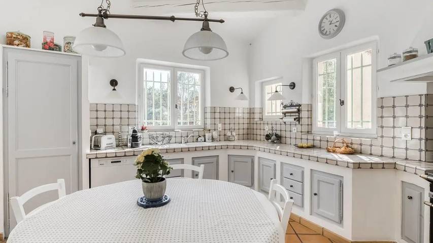 Location de vacances pour 9 personnes, avec piscine et jardin à Callian - 3
