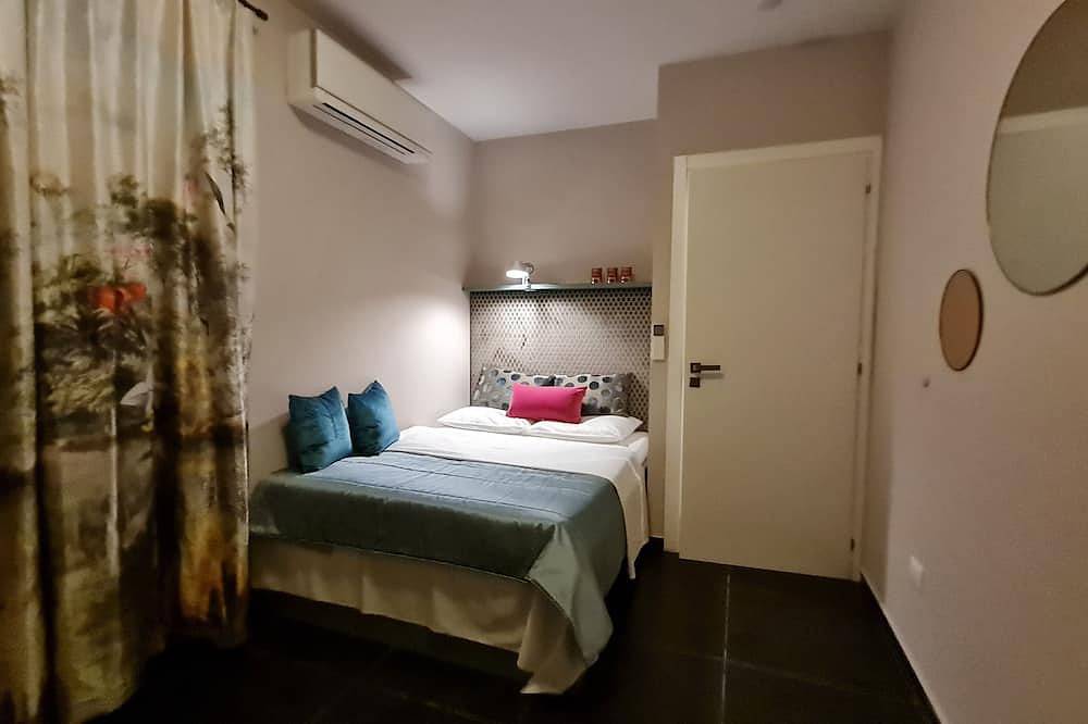 Top location - tranquillity - pool - garden & sea view in Zambrone, Provincia de Vibo Valentia