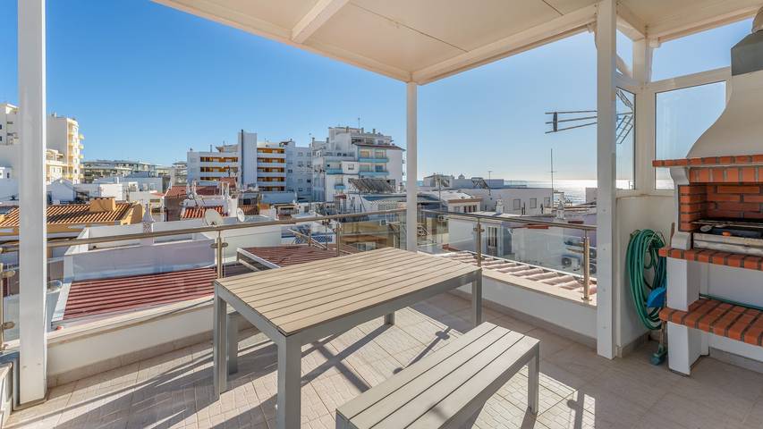 Casa de férias para 5 pessoas, com Vista para o mar e Terraço em Armação de Pêra