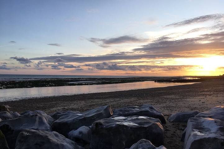 Holiday home for 16 people, with hot tub and garden in Rustington