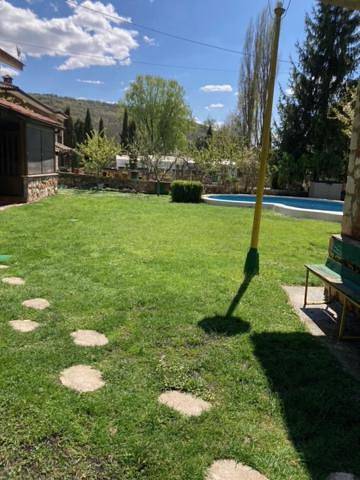 Casa de vacaciones para 8 personas, con jardín además de jacuzzi y piscina en Provincia de Guadalajara - 4