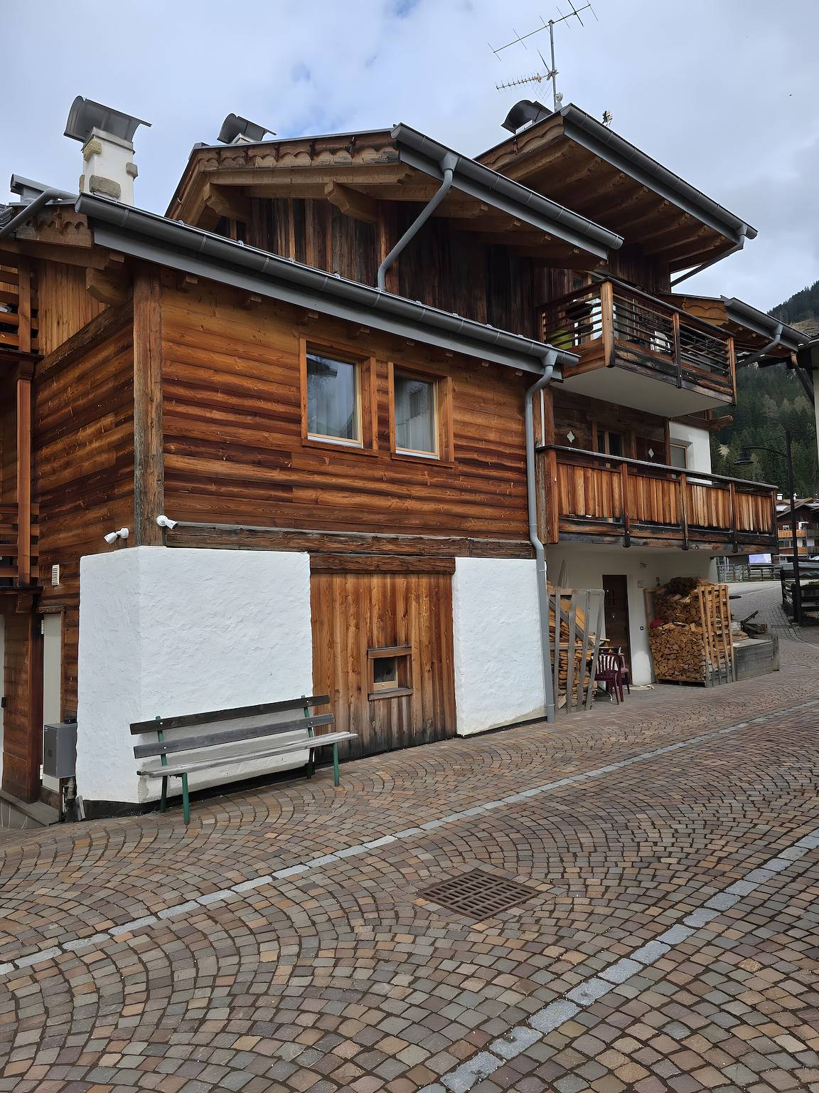 Appartamento intero, Appartamento 'Rita' con Vista Montagna, Giardino Privato e Wi-Fi in Pozza di Fassa, San Giovanni di Fassa