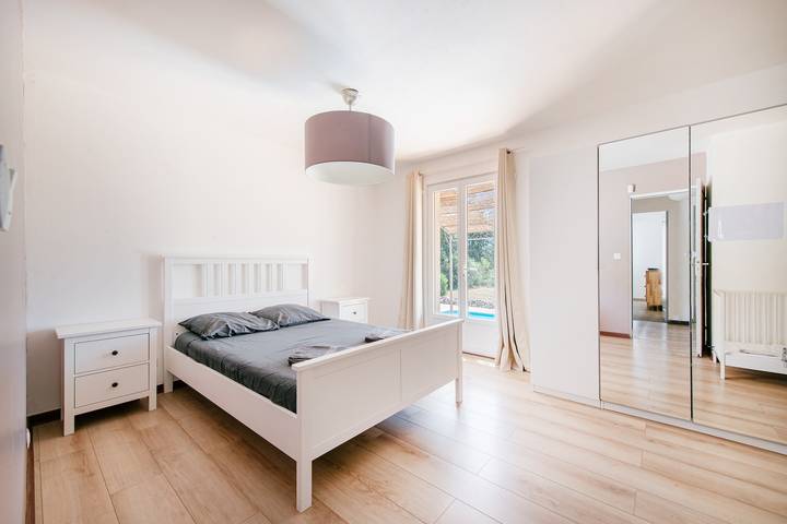 La Maison du Néflier - Avec Piscine Privée in Tavernes, Région de Brignoles