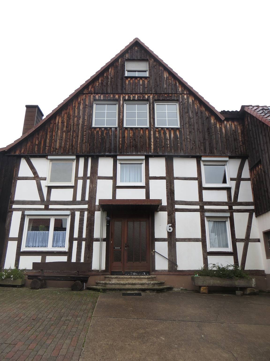 Ganze Wohnung, Ferienwohnung 'Waldblick' mit Wi-Fi in Aerzen, Weserbergland