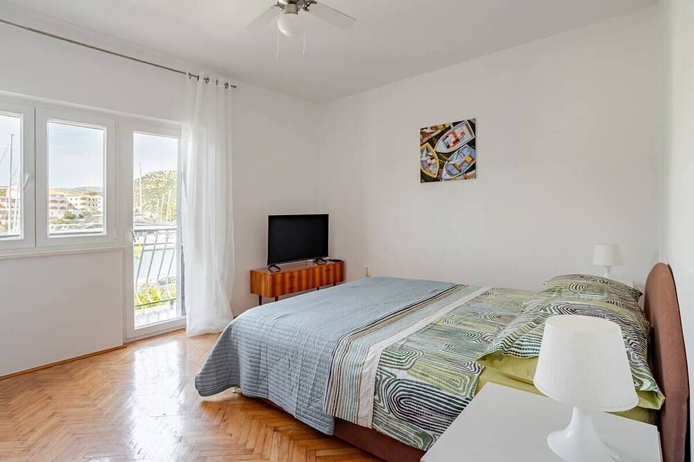 Apartamento inteiro, Villa Maria - Propriedade à beira-mar na Marina in Marina, Condado de Split-Dalmácia