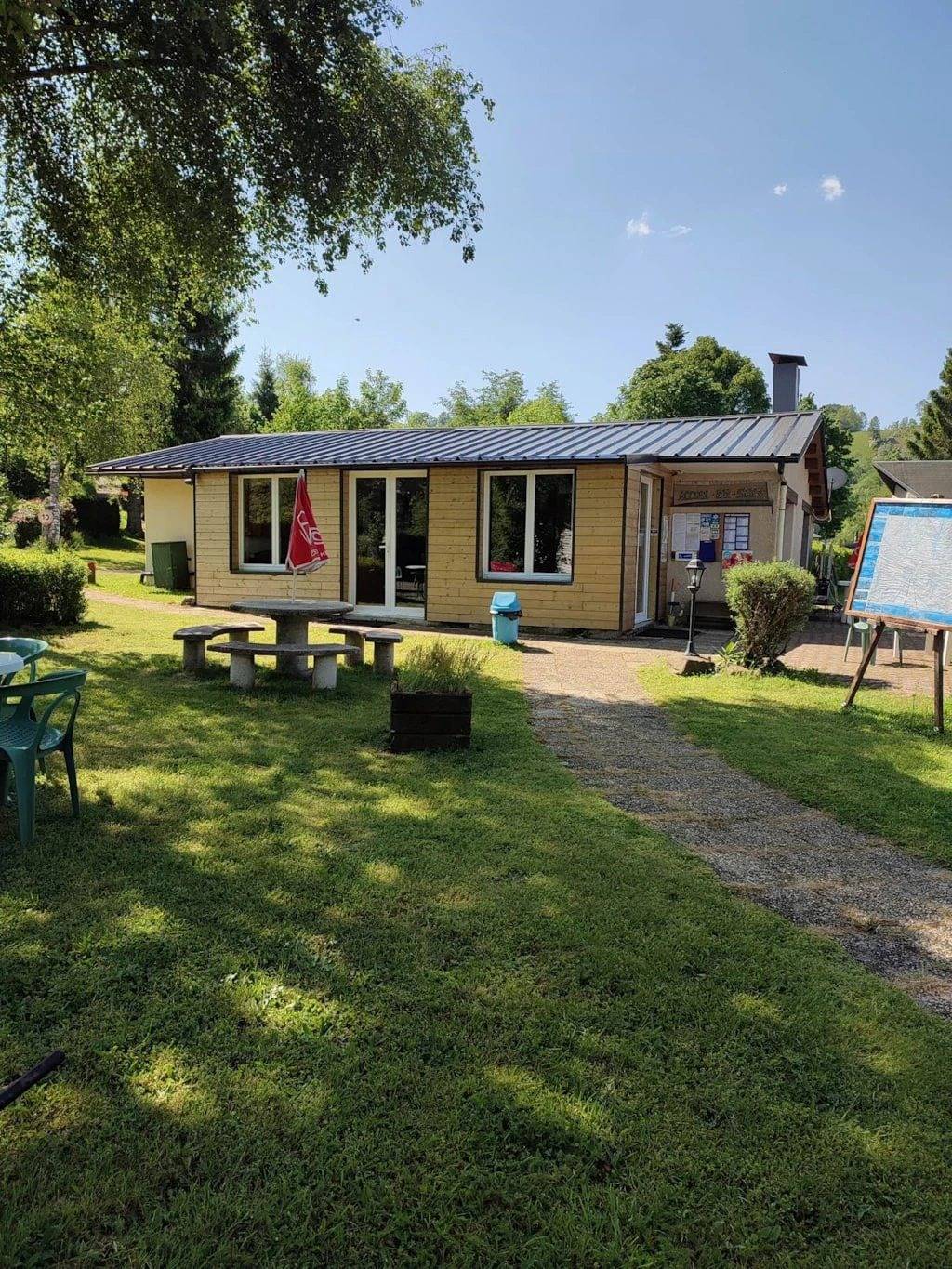 Camping 2 étoiles - ccbgadd in La Tour-d'Auvergne, Regionaler Naturpark Volcans d'Auvergne