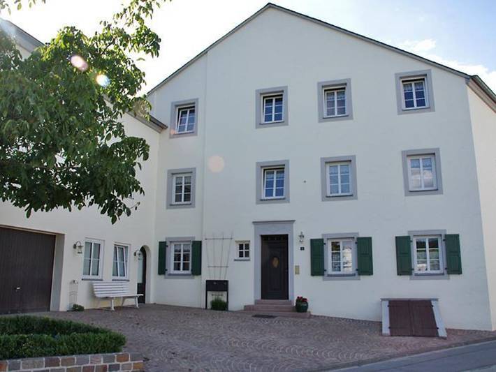 Ferienwohnung für 4 Personen, mit Terrasse und Garten in Konz