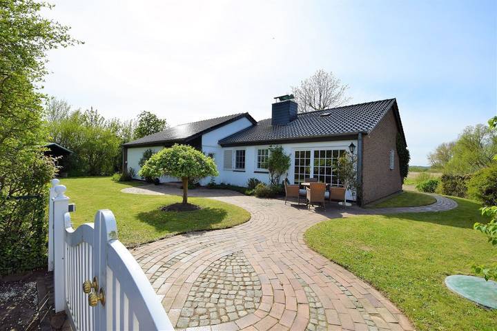 Ferienhaus für 6 Personen, mit Ausblick und Garten in Hohwacht