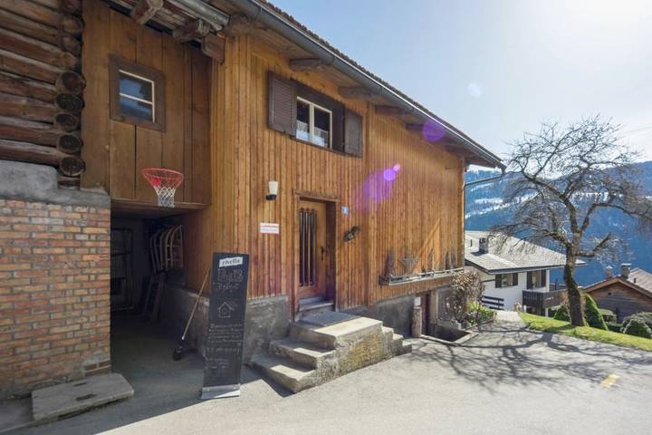 Hotel für 3 Personen, mit Terrasse und Garten sowie Ausblick in Grüsch