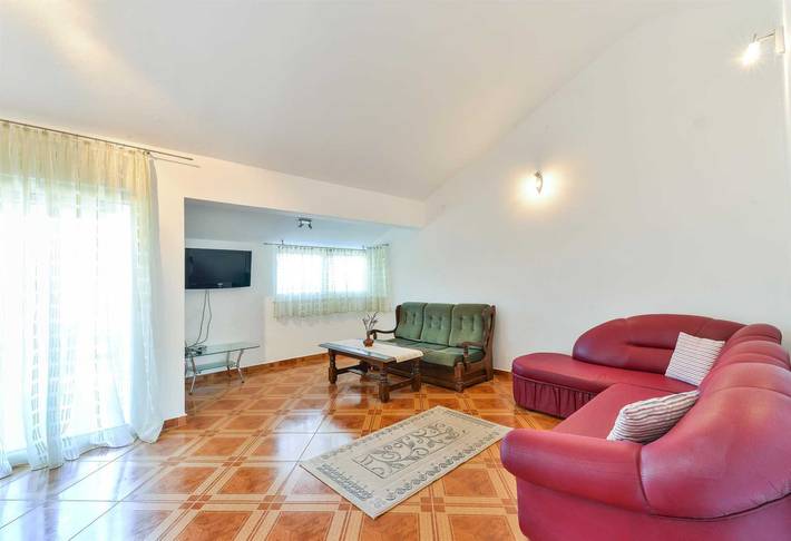 Appartement entier, Appartement de vacances pour 4 personnes avec balcon in Vir