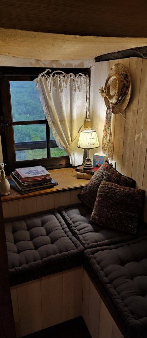 La Maison de Justine, maison d'hôtes de charme - Chambre des Fleurs in Le Fel, Massif central