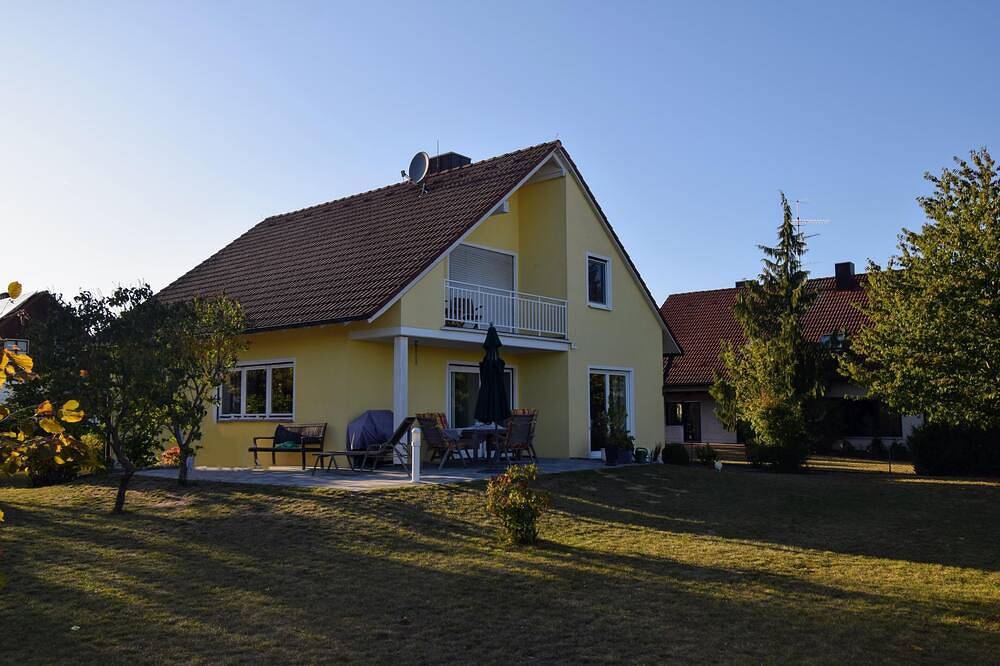 Entire apartment, Mod.  Apartment 75 m² in Markt Erlbach, Romantische Straße