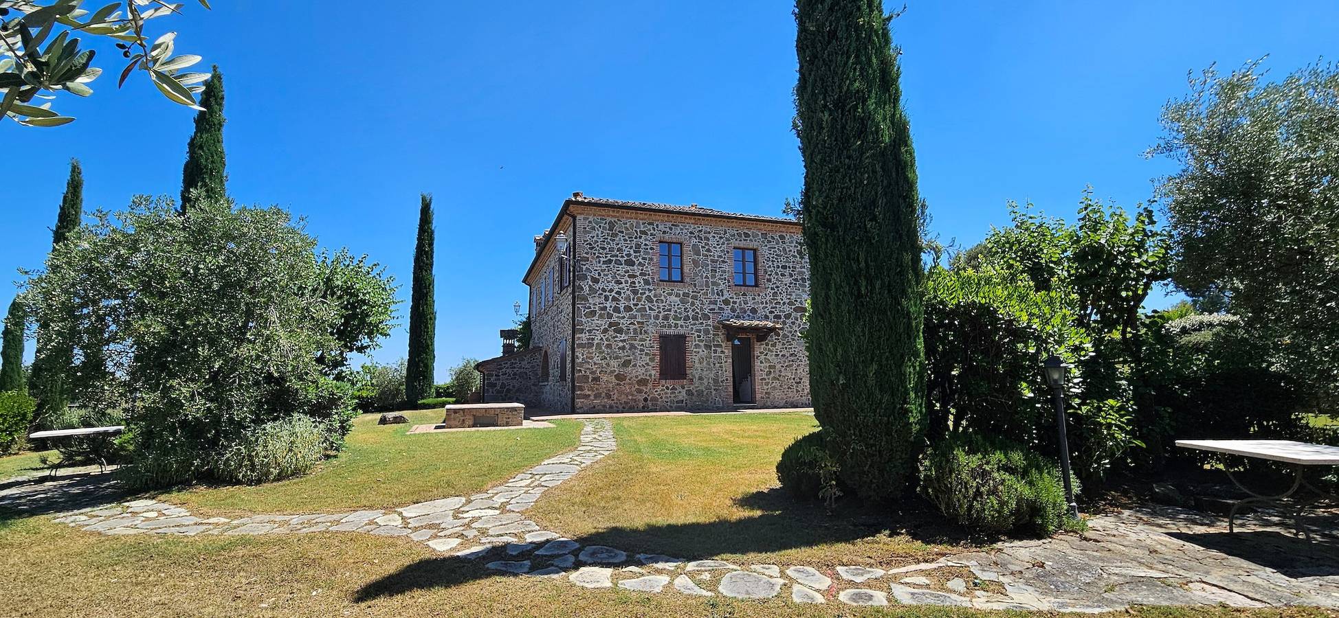 Ganze Wohnung, Apartment „Villa Tiberini 2“ mit Gartenblick, Gemeinschaftspool und Wlan in Torrita di Siena, Siena Provinz