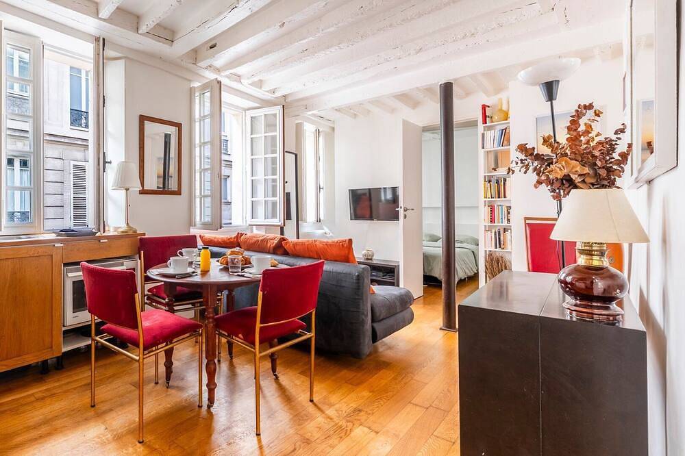 Entire apartment, Haven of Peace in the Heart Paris with Notre-Dame in Paris, Ile de France