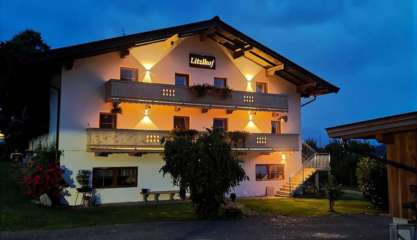 Bauernhof für 12 Personen, mit Balkon und Garten in Itter