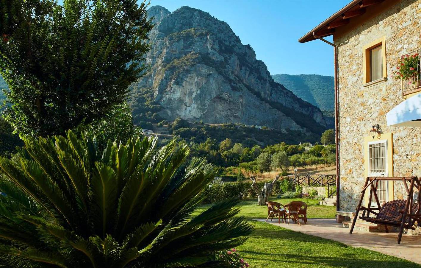 Giungano Wohnung mit Pool, AC & Parkplatz 1km zum Stadtzentrum in Giungano, Cilento