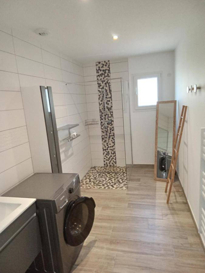 Location de vacances pour 5 personnes, avec terrasse à La Chapelle-aux-Bois - 3