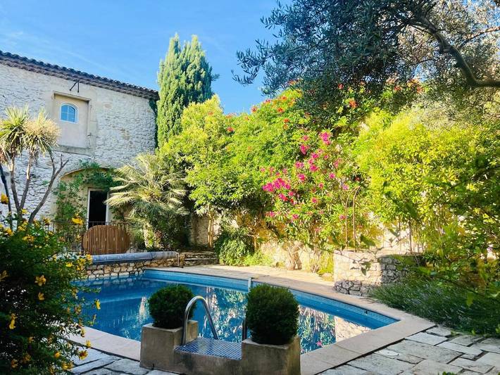Gîte pour 5 personnes, avec piscine ainsi que jardin et vue à Saint-Geniès-de-Malgoirès - 2