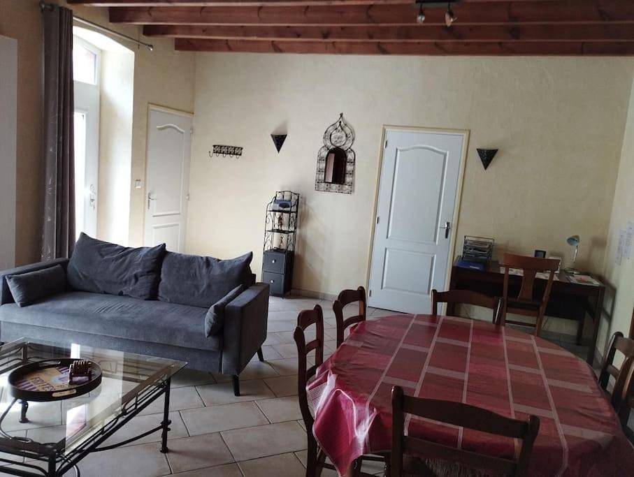 Gîte Ardelay et son jardin, 10 min du Grand Parc in Les Herbiers, Vallée de la Loire