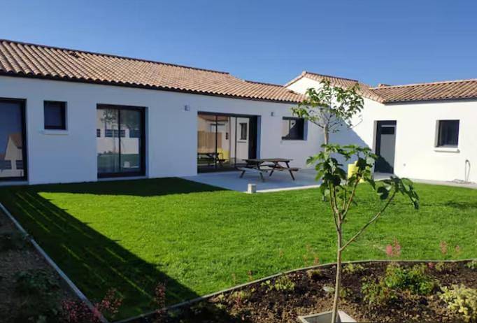 Three-Bedroom House in Givrand, Vallée de la Loire